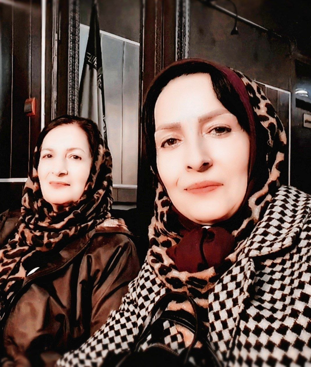 خواهران صالح پور